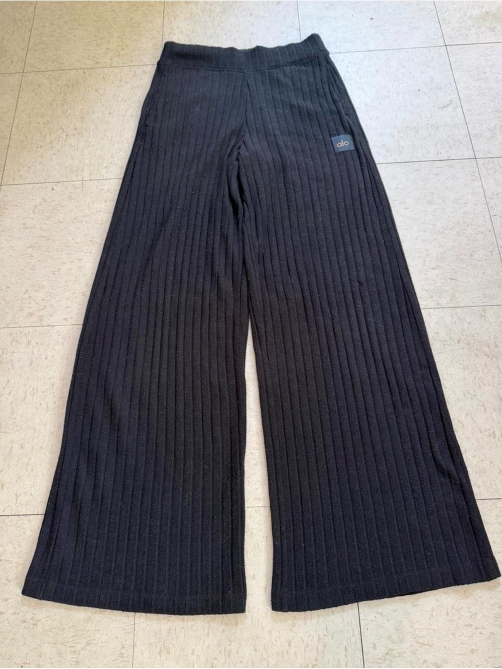 Alo Ribbed Wide-Leg Knit Pants — Black Size S/M